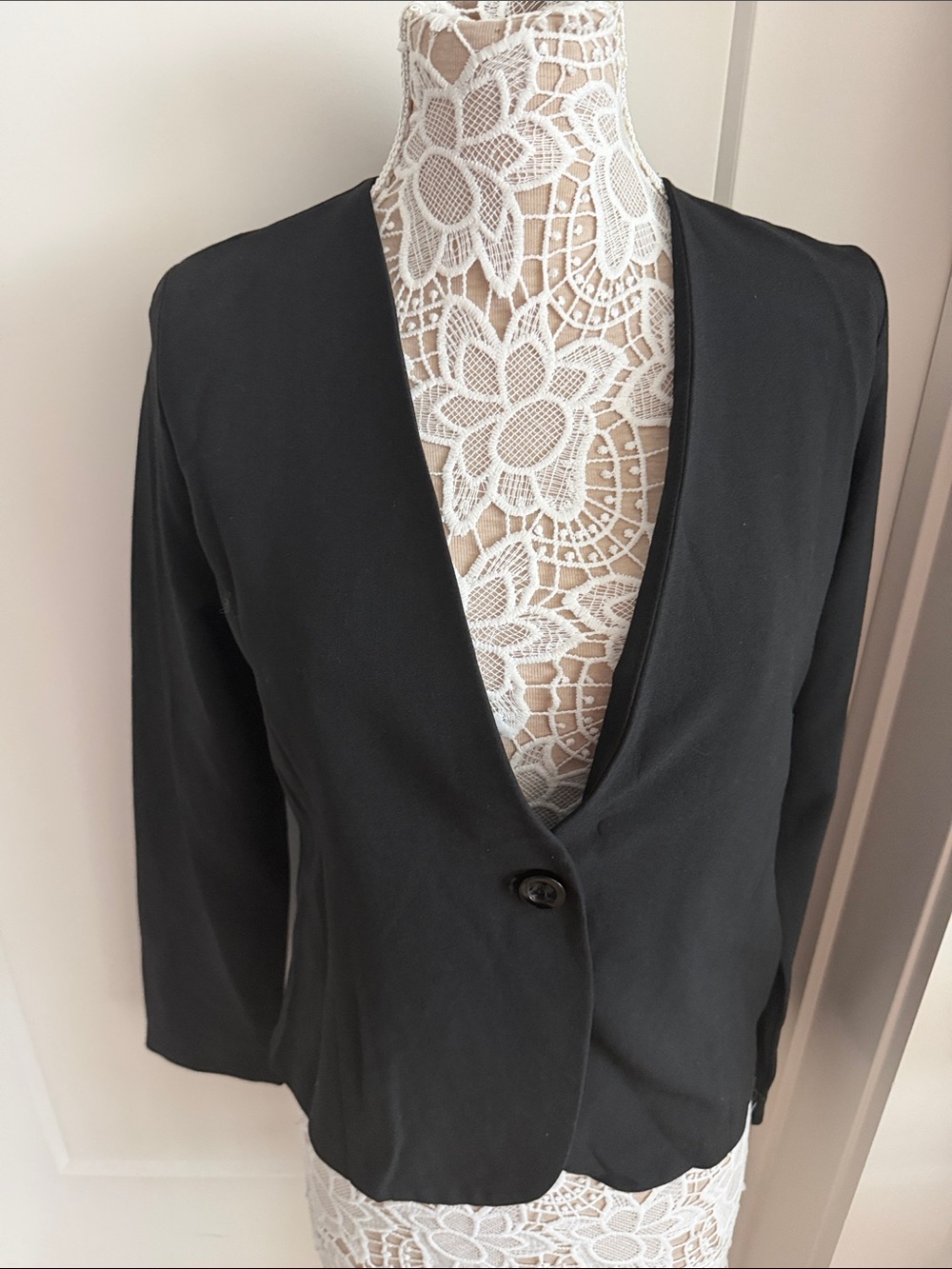 Black Women's Single-Button Blazer Jacket